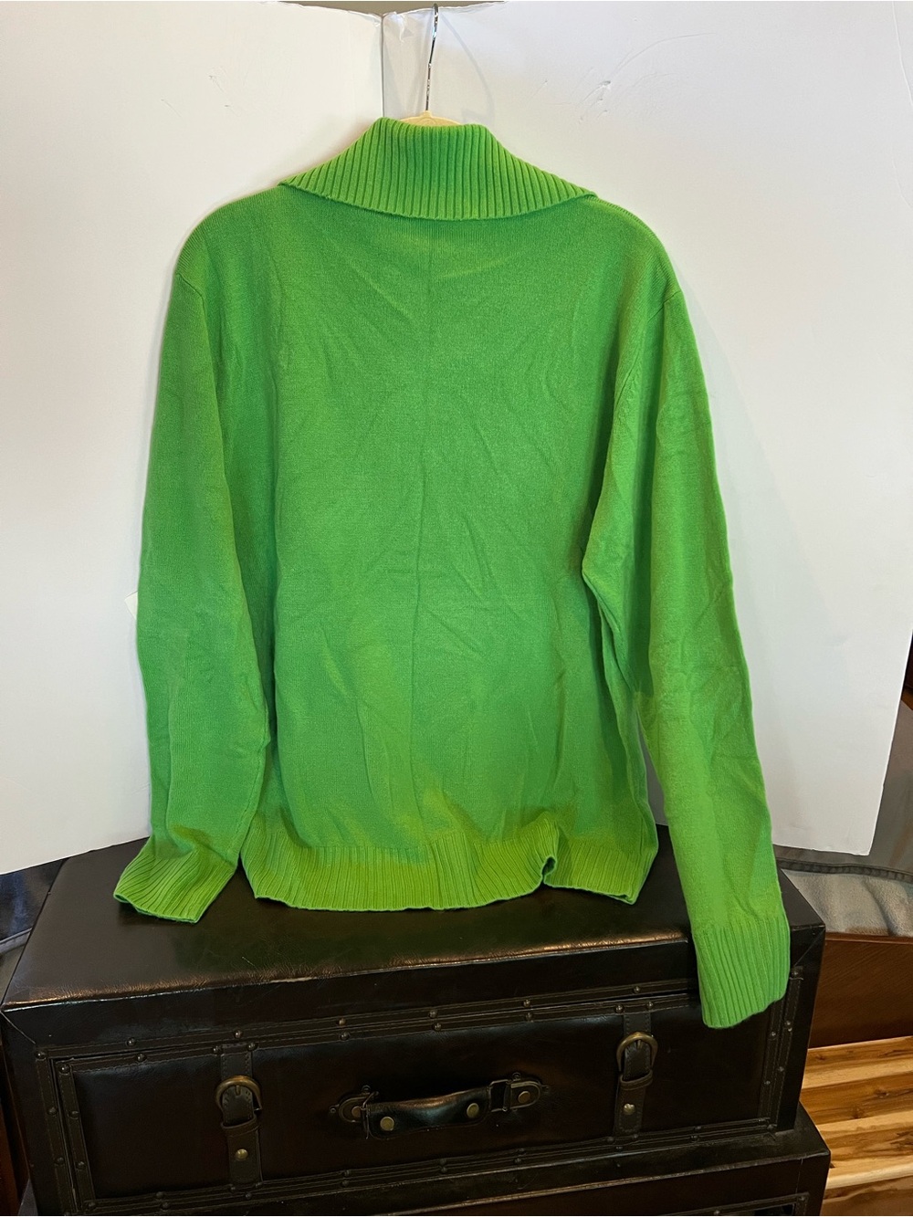 Bright Green Rib-Collar Button Pullover Sweater - Picture 2 of 4